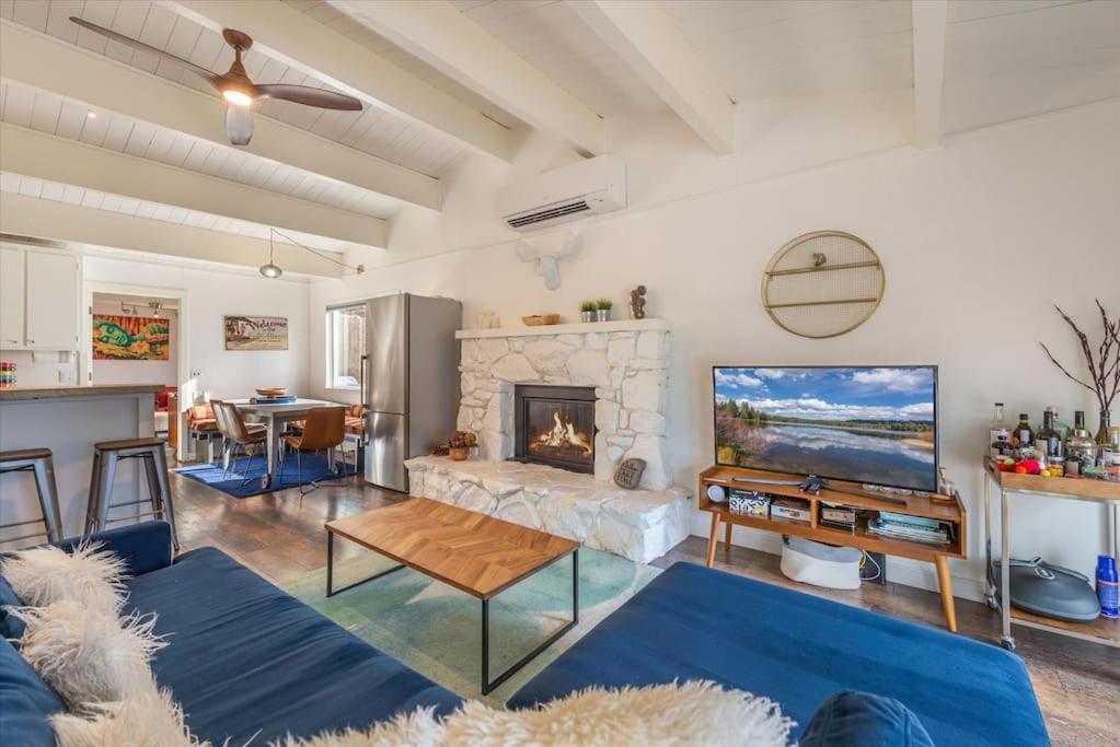 Lake Views, Pet-Friendly Cabin With Hot-Tub In King'S Beach Kings Beach Exterior photo