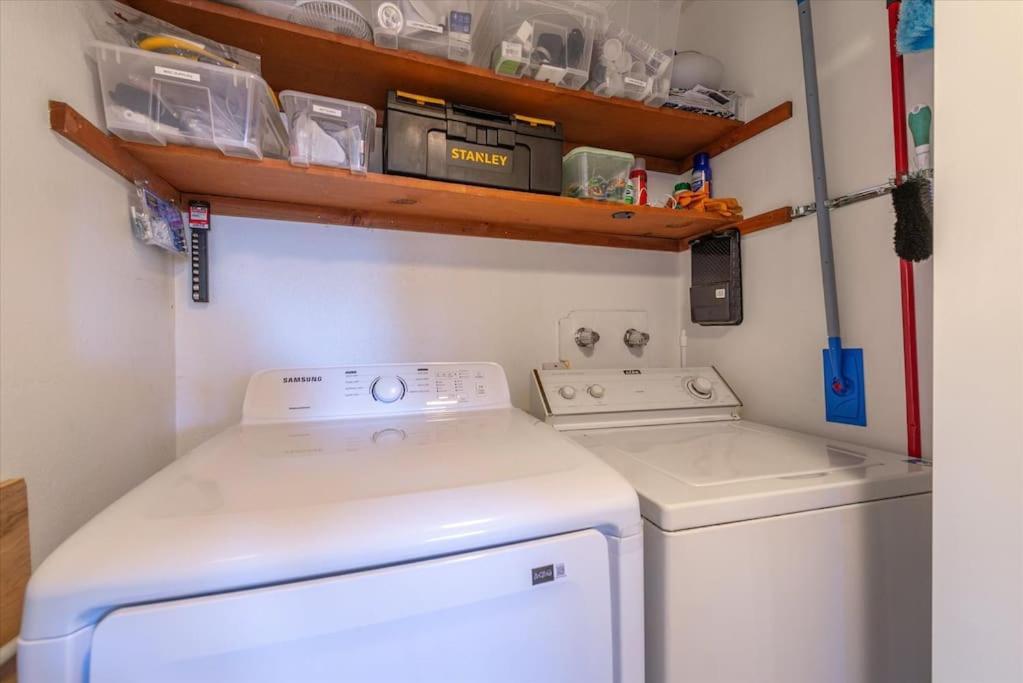 Lake Views, Pet-Friendly Cabin With Hot-Tub In King'S Beach Kings Beach Exterior photo