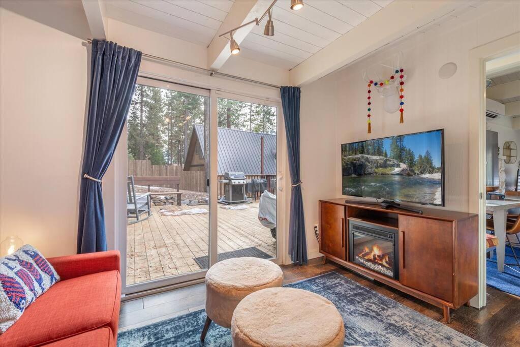 Lake Views, Pet-Friendly Cabin With Hot-Tub In King'S Beach Kings Beach Exterior photo